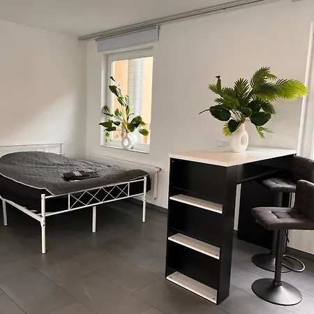 Modern With 2 Beds, Netflix & Location