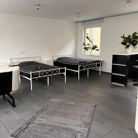 Modern With 2 Beds, Netflix & Location アパート *