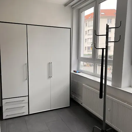 Modern With 2 Beds, Netflix & Location アパート *